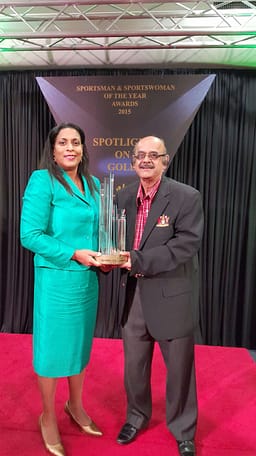 Sonja Johnson, TTCA President and Bhisham Soondarsingh, 1st VP with Award for Top Administration 2015 (Small)